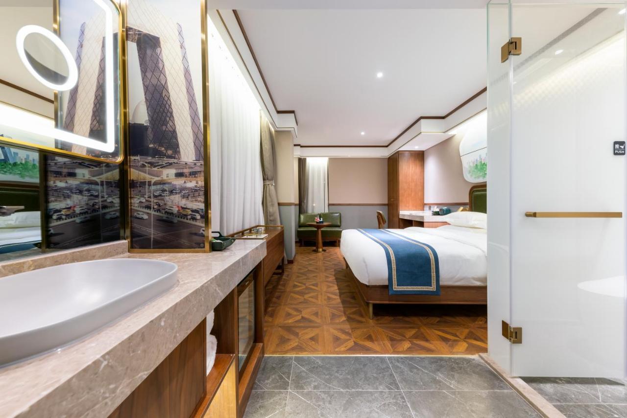 Time Traveller Boutique - Near Cbd, Cctv, China Zun, Skp And Sanlitun, Tian'anmen Square, Forbidden City, Free Daily Necessities, Free Night Snack, Free Laundry, Communication Well, Free Travel Advice , Free Gymnastic, 4*