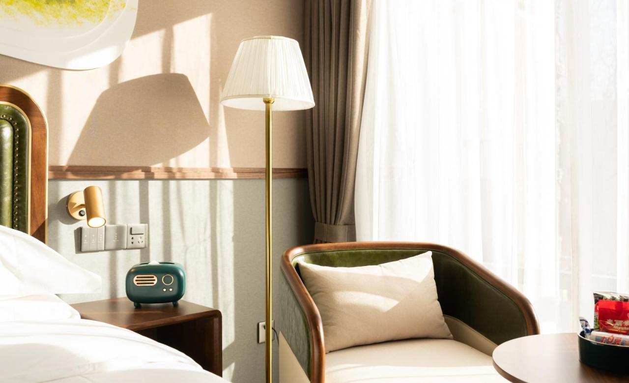 Time Traveller Boutique - Near Cbd, Cctv, China Zun, Skp And Sanlitun, Tian'anmen Square, Forbidden City, Free Daily Necessities, Free Night Snack, Free Laundry, Communication Well, Free Travel Advice , Free Gymnastic, 4* Beijing