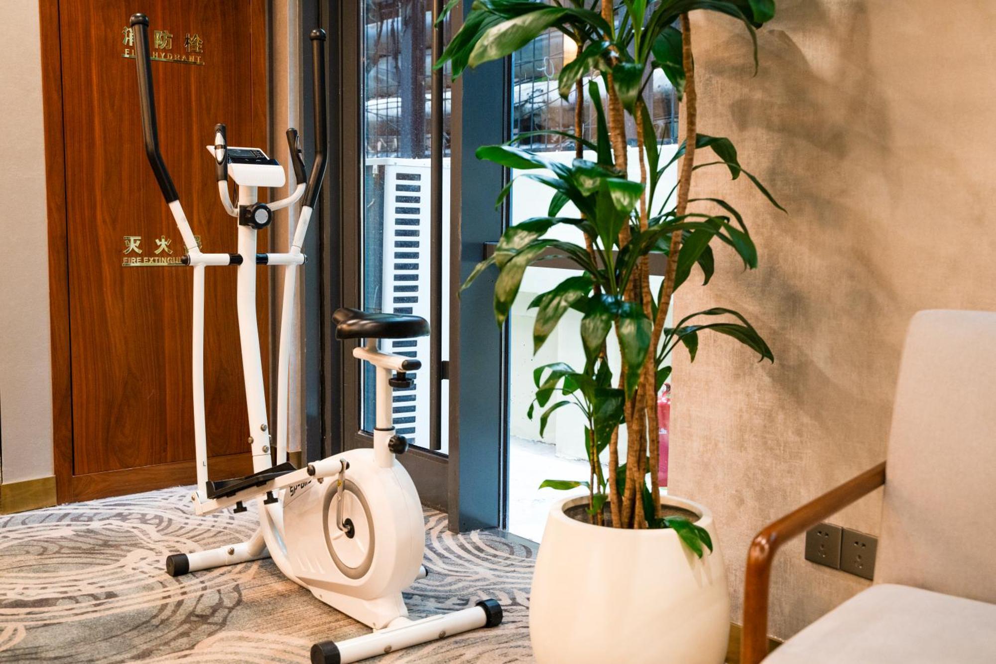 Time Traveller Boutique - Near Cbd, Cctv, China Zun, Skp And Sanlitun, Tian'anmen Square, Forbidden City, Free Daily Necessities, Free Night Snack, Free Laundry, Communication Well, Free Travel Advice , Free Gymnastic, 4*