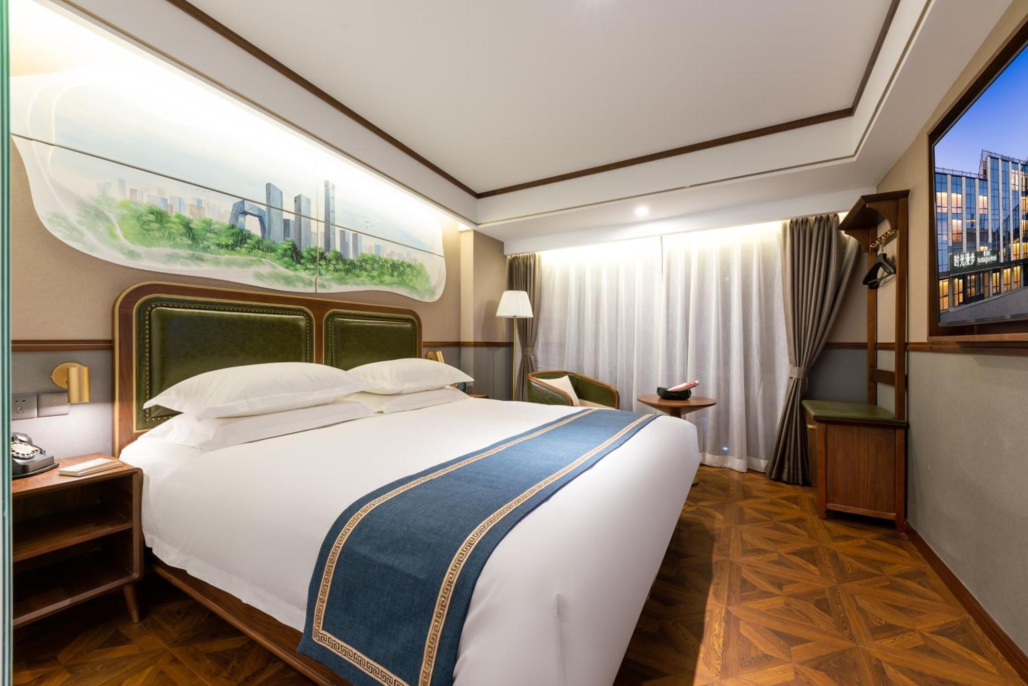 Time Traveller Boutique - Near Cbd, Cctv, China Zun, Skp And Sanlitun, Tian'anmen Square, Forbidden City, Free Daily Necessities, Free Night Snack, Free Laundry, Communication Well, Free Travel Advice , Free Gymnastic, 4* Beijing