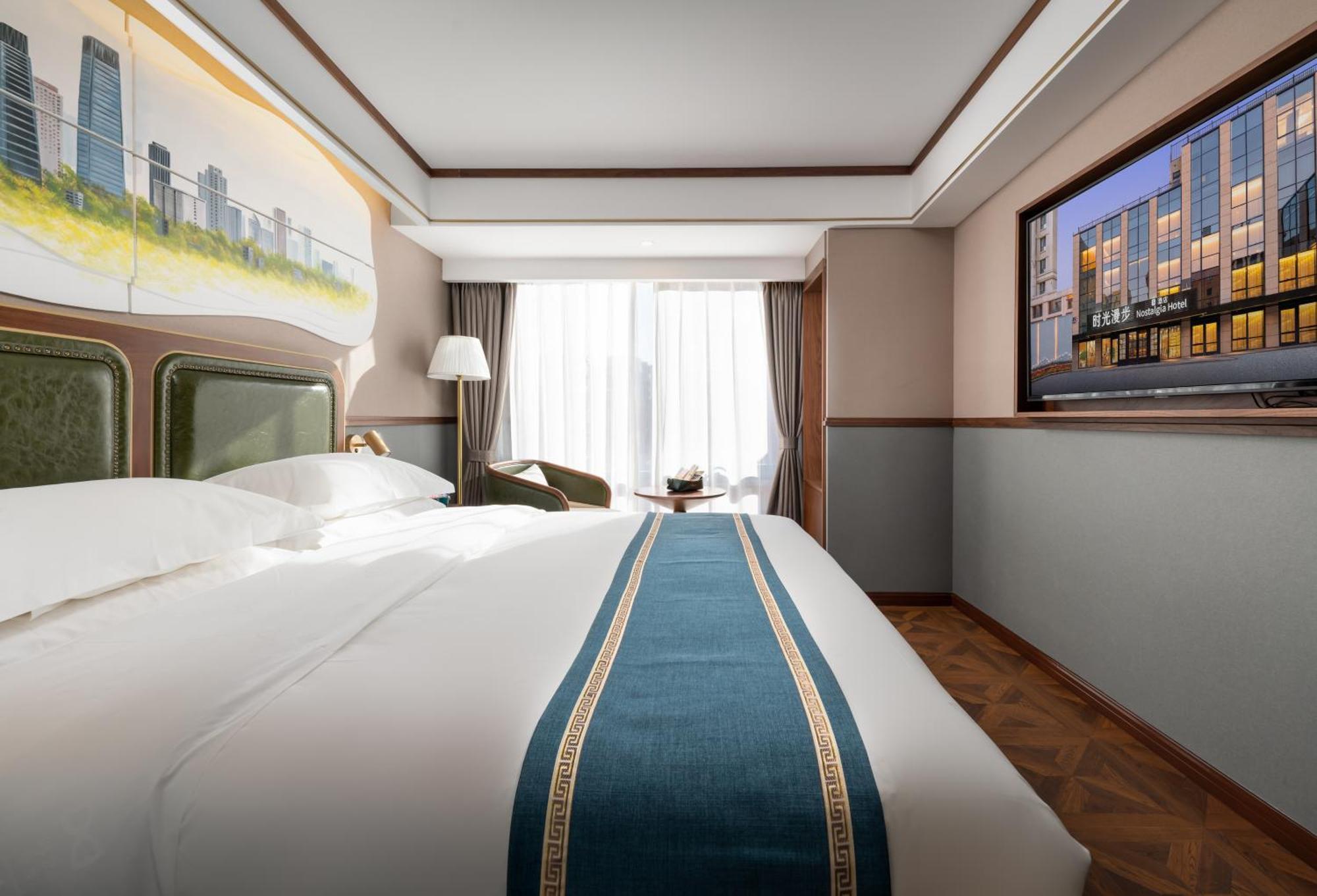 Time Traveller Boutique - Near Cbd, Cctv, China Zun, Skp And Sanlitun, Tian'anmen Square, Forbidden City, Free Daily Necessities, Free Night Snack, Free Laundry, Communication Well, Free Travel Advice , Free Gymnastic, Hotel