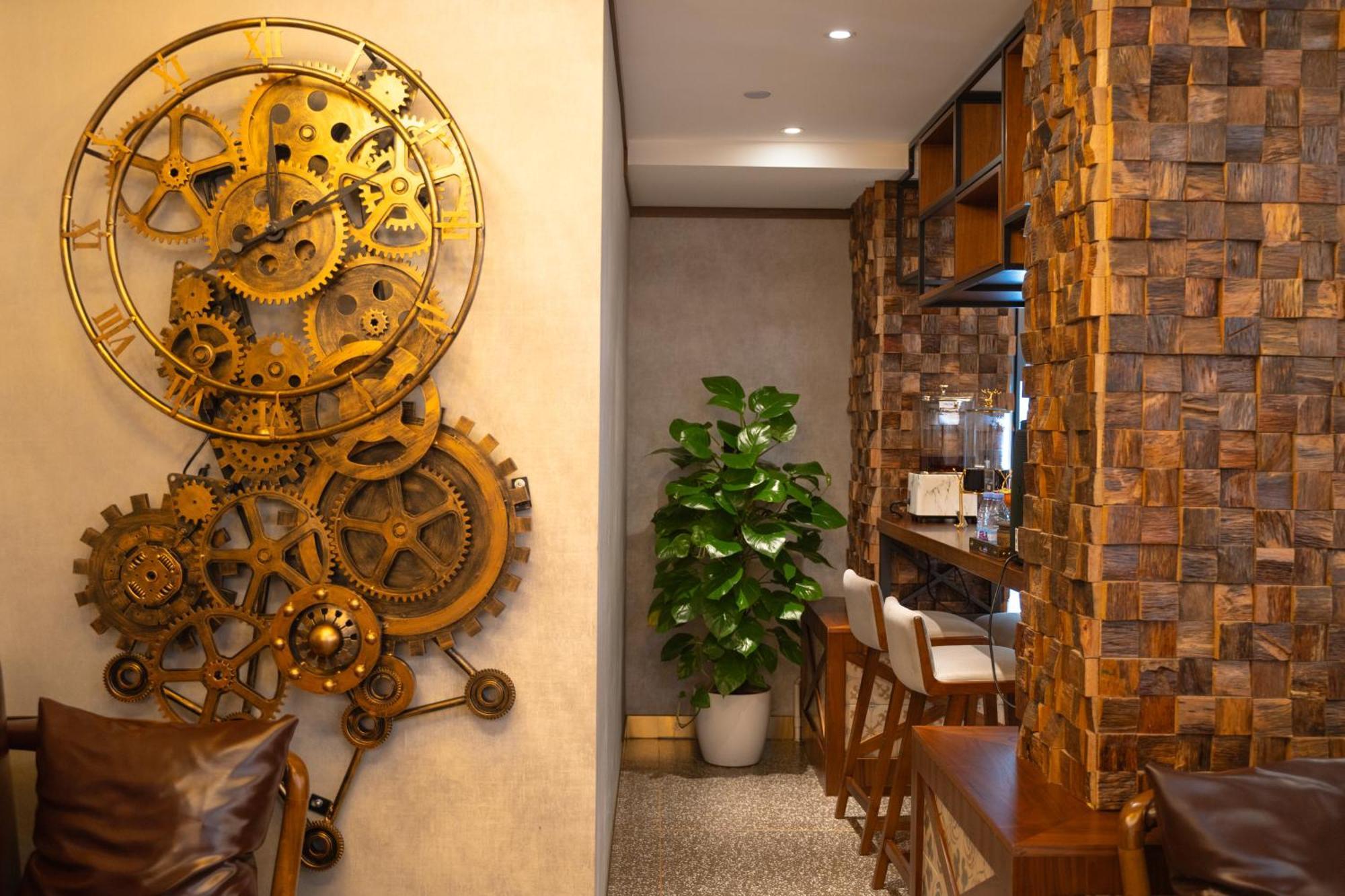 Khách sạn Time Traveller Boutique - Near Cbd, Cctv, China Zun, Skp And Sanlitun, Tian'anmen Square, Forbidden City, Free Daily Necessities, Free Night Snack, Free Laundry, Communication Well, Free Travel Advice , Free Gymnastic, 4*
