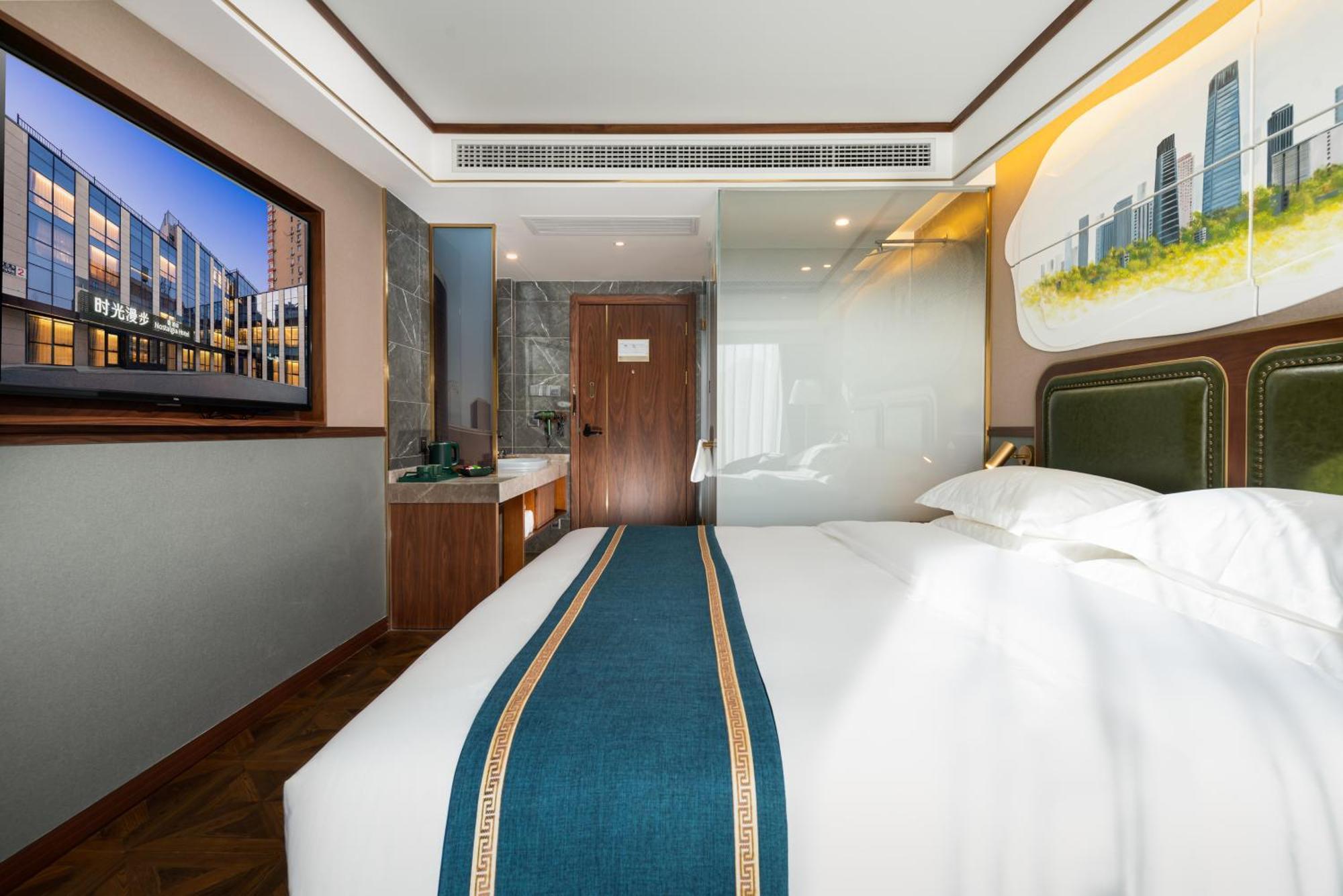 Time Traveller Boutique - Near Cbd, Cctv, China Zun, Skp And Sanlitun, Tian'anmen Square, Forbidden City, Free Daily Necessities, Free Night Snack, Free Laundry, Communication Well, Free Travel Advice , Free Gymnastic, Beijing