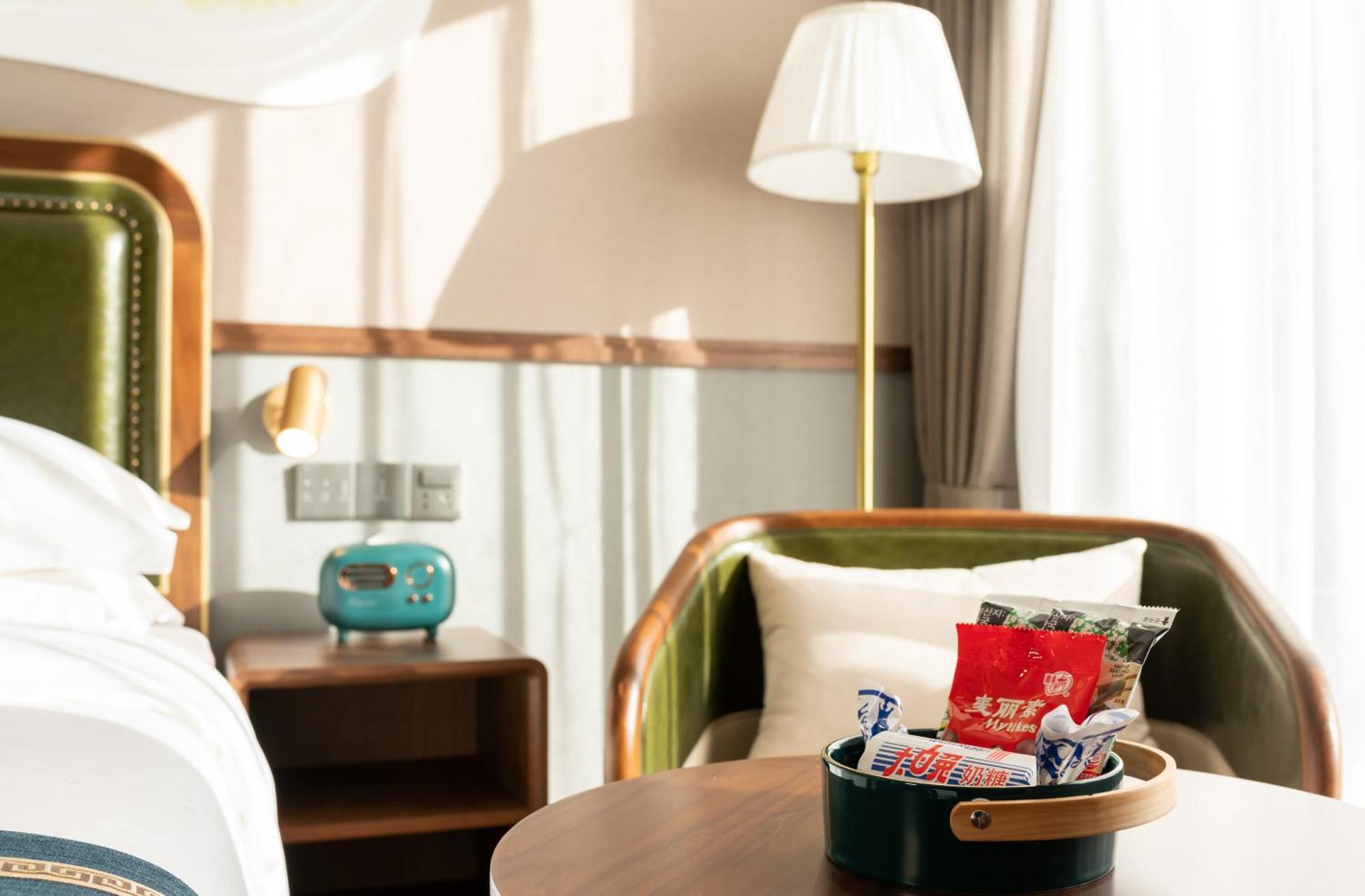 Hotel Time Traveller Boutique - Near Cbd, Cctv, China Zun, Skp And Sanlitun, Tian'anmen Square, Forbidden City, Free Daily Necessities, Free Night Snack, Free Laundry, Communication Well, Free Travel Advice , Free Gymnastic,