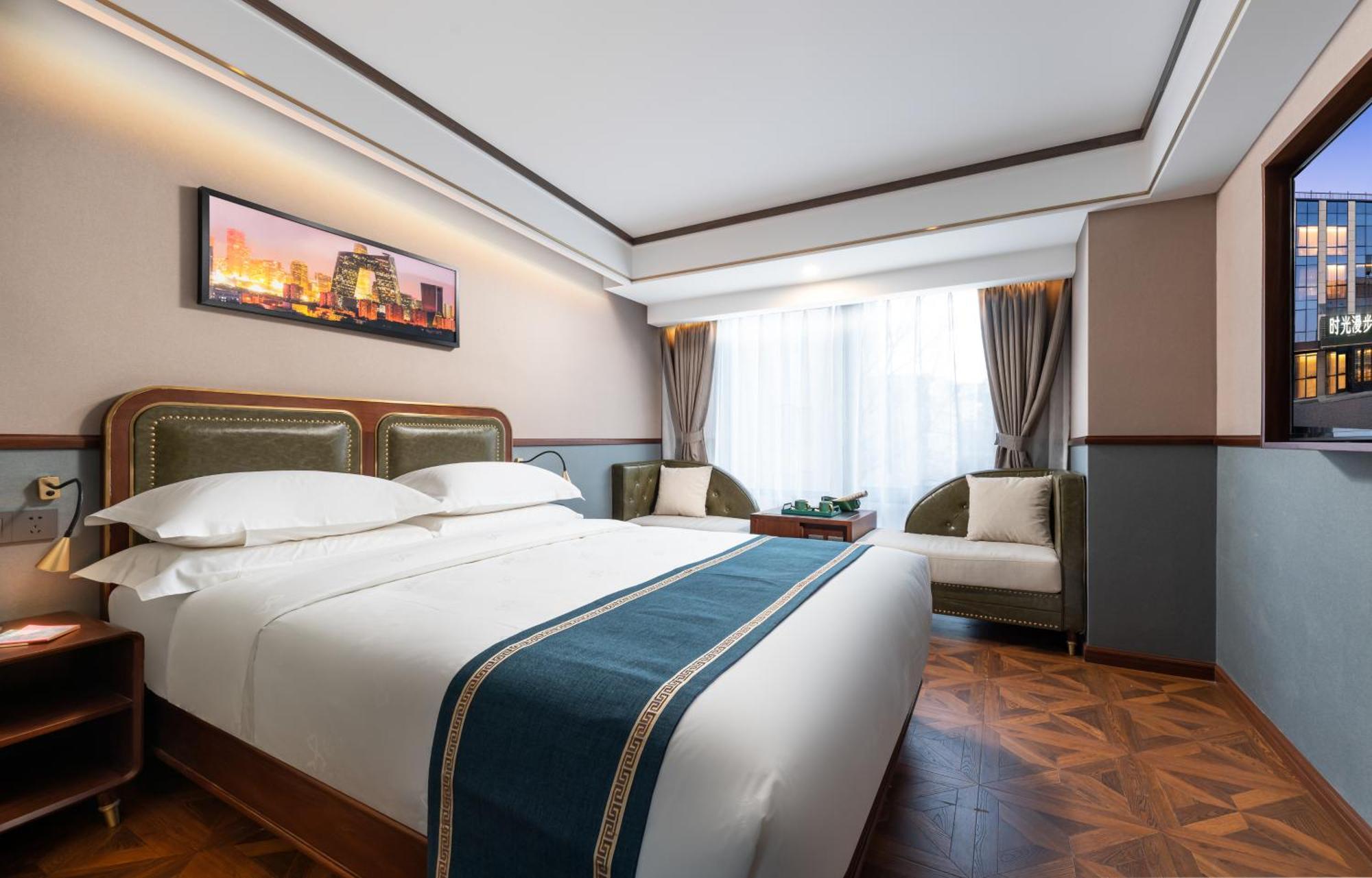 Khách sạn Time Traveller Boutique - Near Cbd, Cctv, China Zun, Skp And Sanlitun, Tian'anmen Square, Forbidden City, Free Daily Necessities, Free Night Snack, Free Laundry, Communication Well, Free Travel Advice , Free Gymnastic, 4*